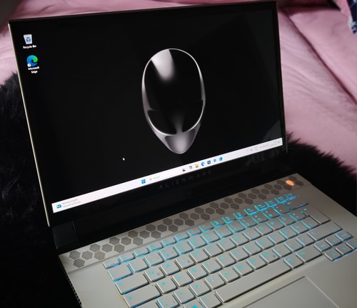 Alienware m15 4k - alienware, oled