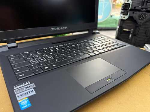 Schenker w705 gaming ai - w705, (gaming